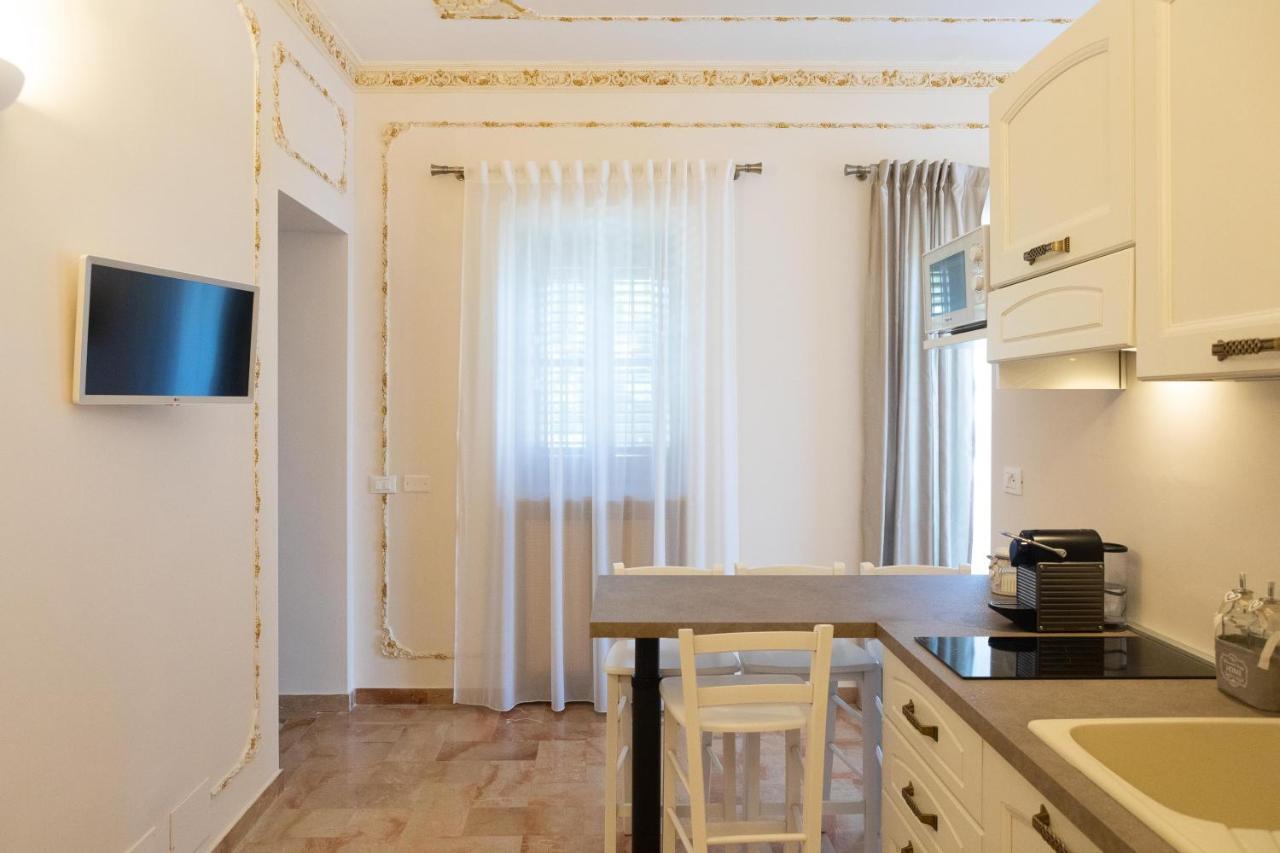 פלרמו Appartamenti Porto Antico La Cala מראה חיצוני תמונה