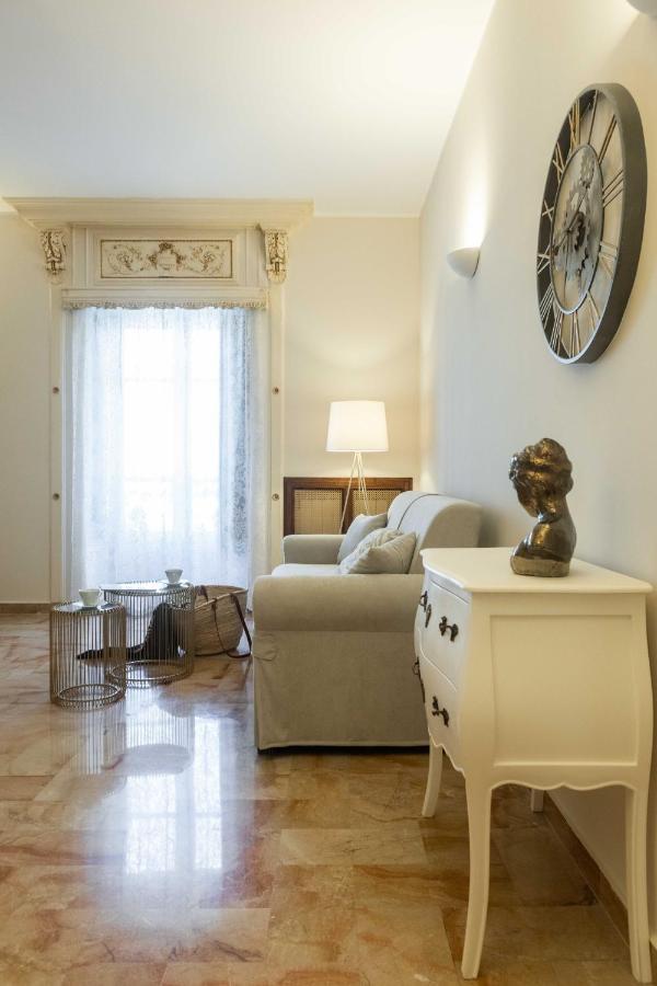 פלרמו Appartamenti Porto Antico La Cala מראה חיצוני תמונה